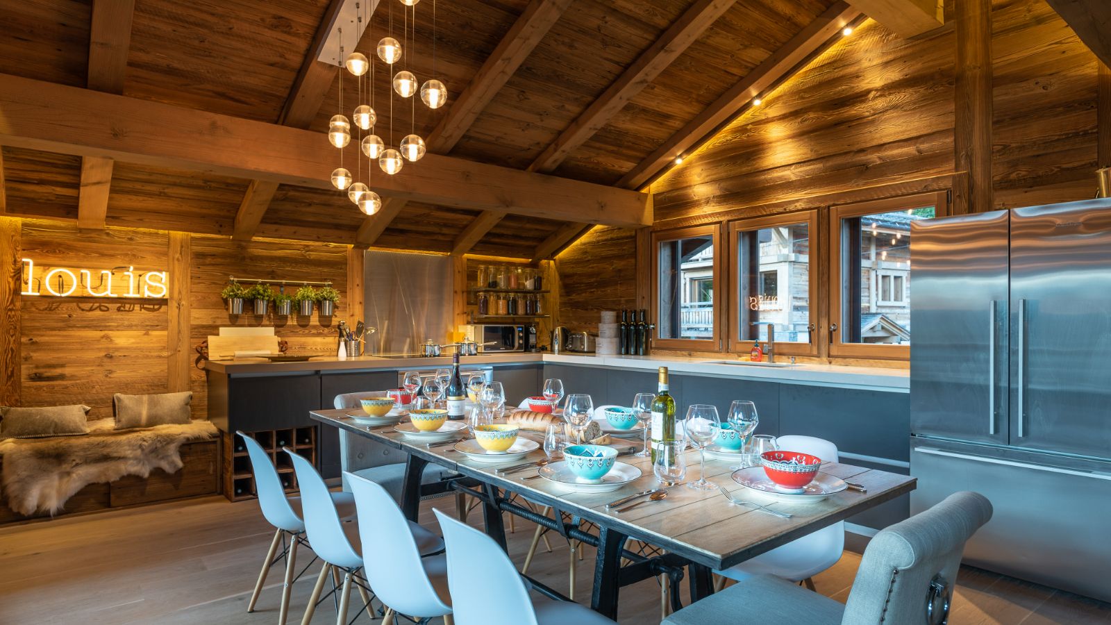 Luxury-ski-chalet-Les Gets-Dining table-Chalet Louis-Oxford-Ski.jpg