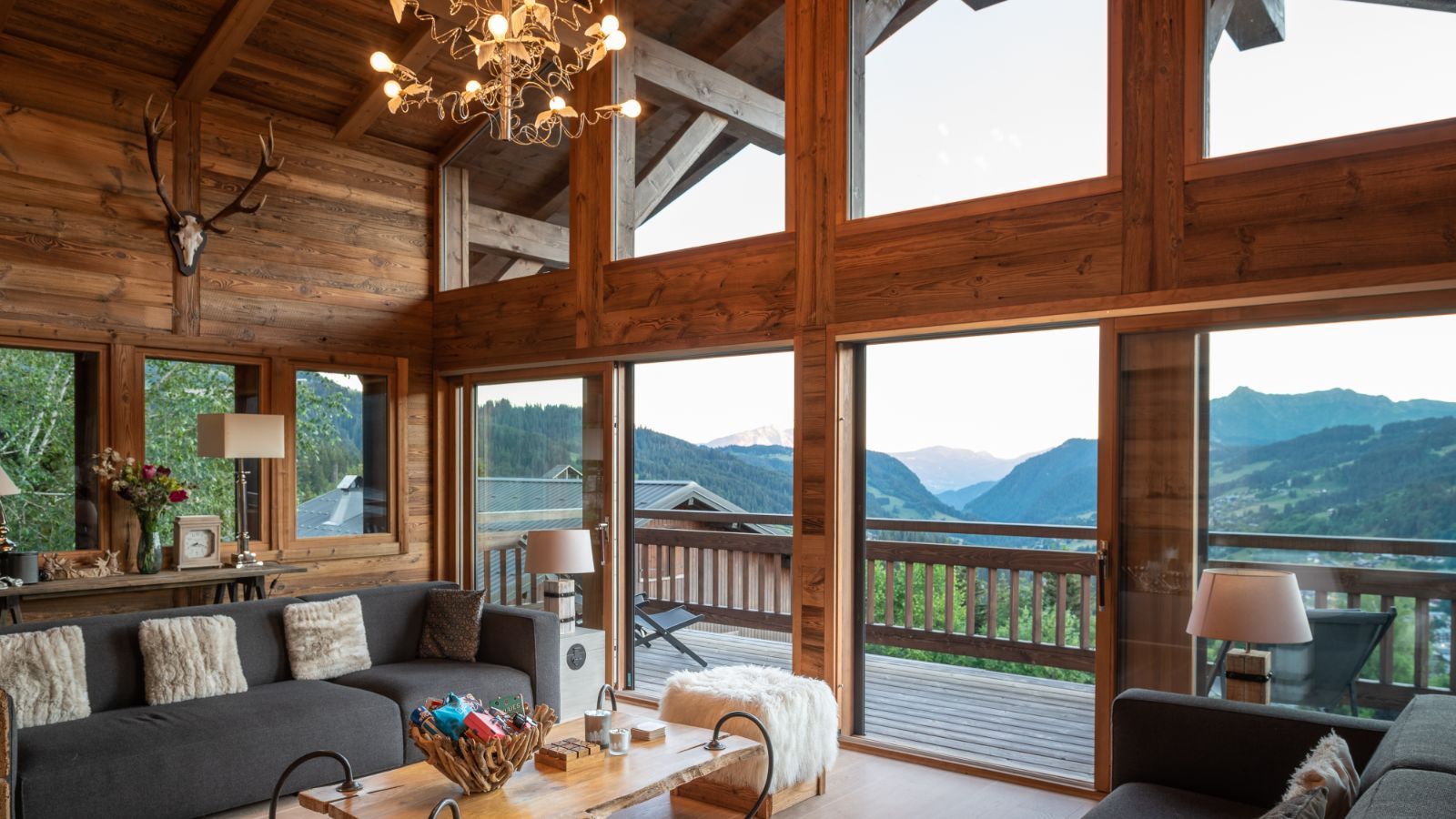 Luxury-ski-chalet-Les Gets-Interior view-Chalet Louis-Oxford-Ski.jpg