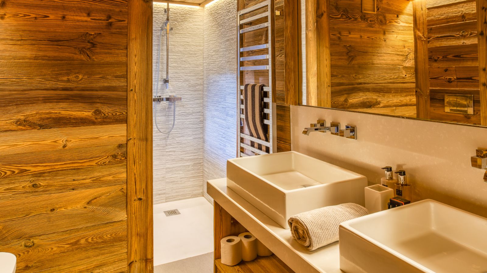Luxury-ski-chalet-Les Gets-Bathroom 1-Chalet Louis-Oxford-Ski.jpg