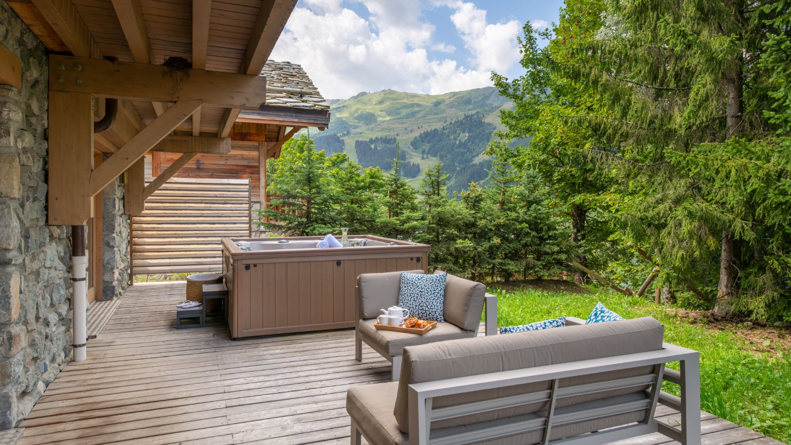 Luxury-Ski-Chalet-Meribel-Chalet La Folie-Hot tub-Oxford-Ski.jpg