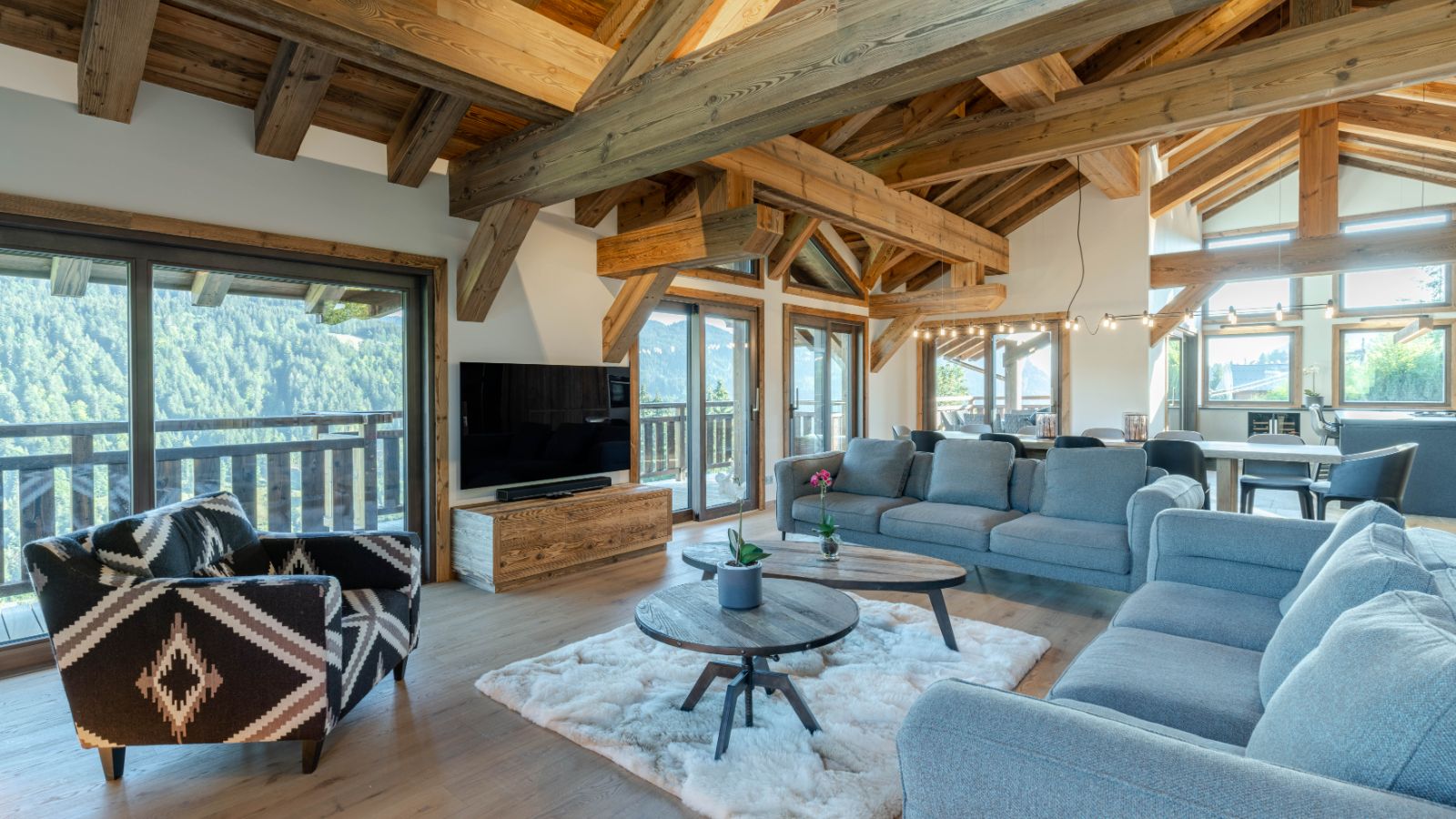 Luxury-ski-chalet-Les Gets-Chalet Genois-Living-Oxford-Ski.jpg