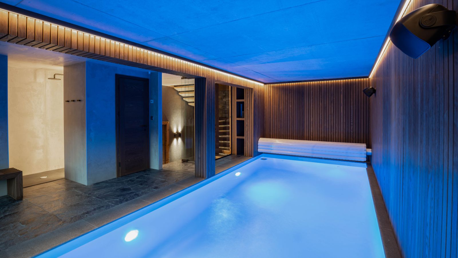 Luxury-ski-chalet-Les Gets-Chalet Genois-Pool-Oxford-Ski.jpg