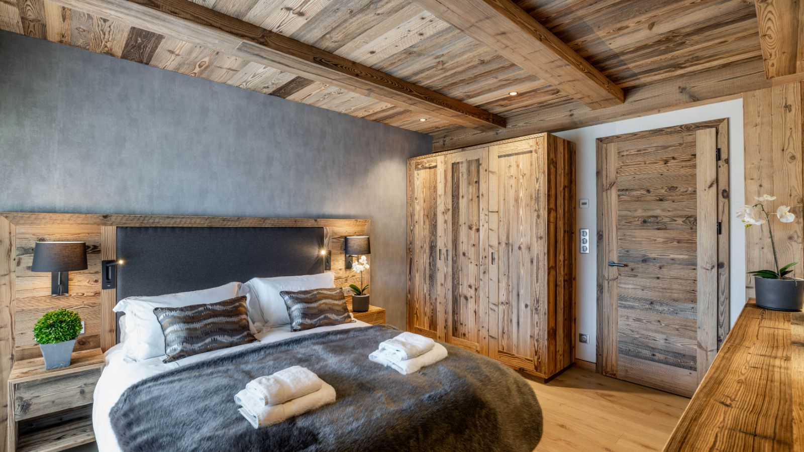 Luxury-ski-chalet-Les Gets-Chalet Genois-Bedroom 2-Oxford-Ski.jpg
