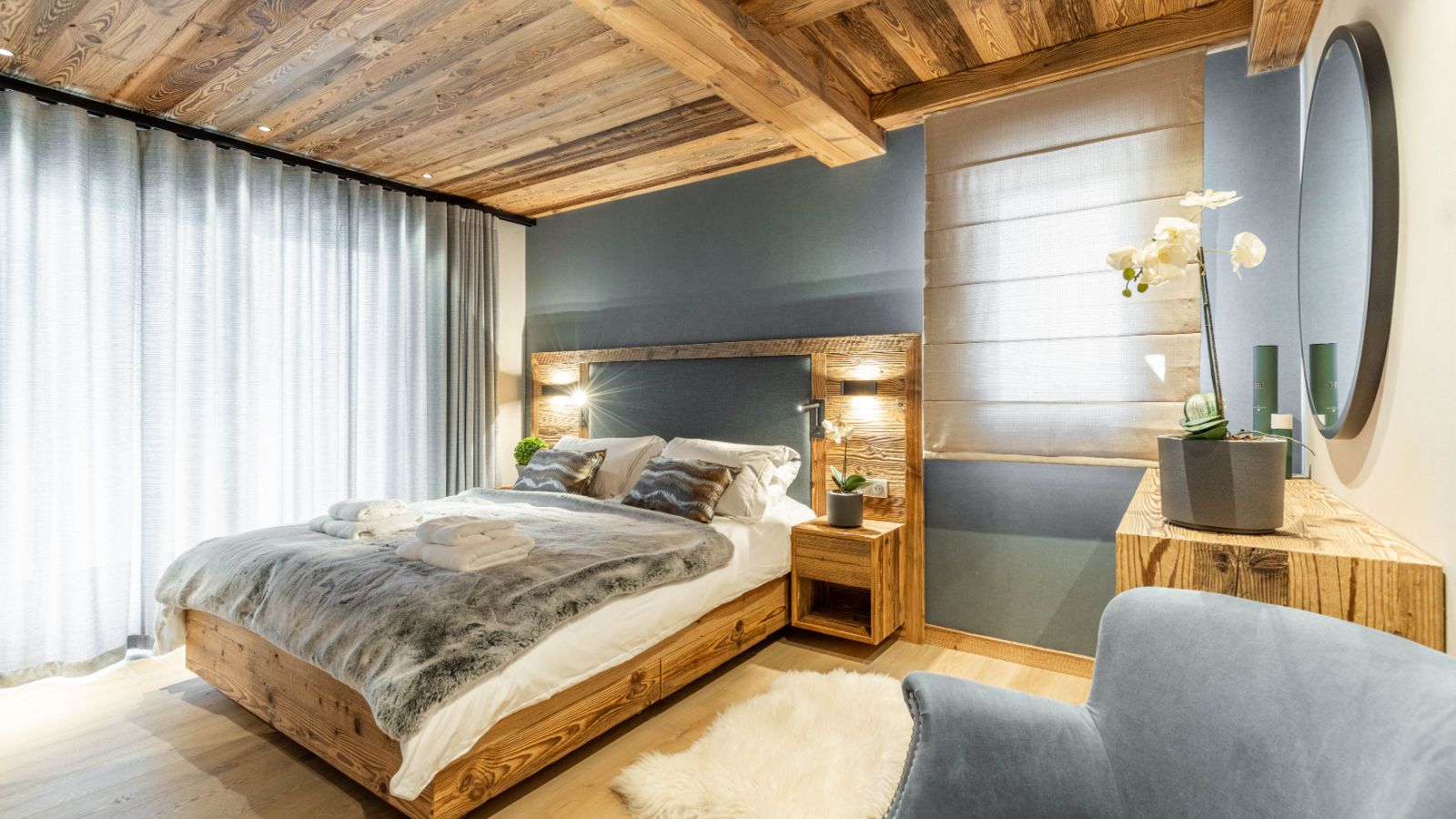 Luxury-ski-chalet-Les Gets-Chalet Genois-Bedroom 3-Oxford-Ski.jpg