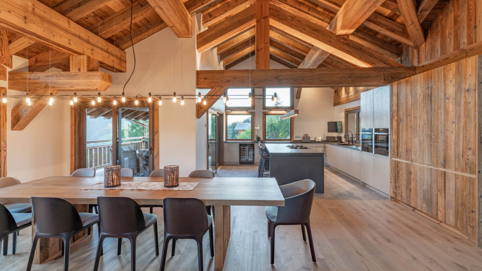 Luxury-ski-chalet-Les Gets-Chalet Genois-Dining table-Oxford-Ski.jpg