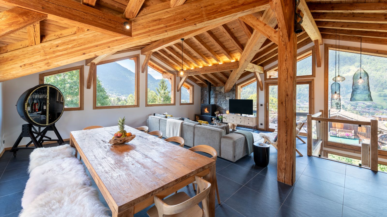 Luxury-Ski-Chalet-Morzine-Chalet-Nanook-Oxford-Ski-Dining.jpg
