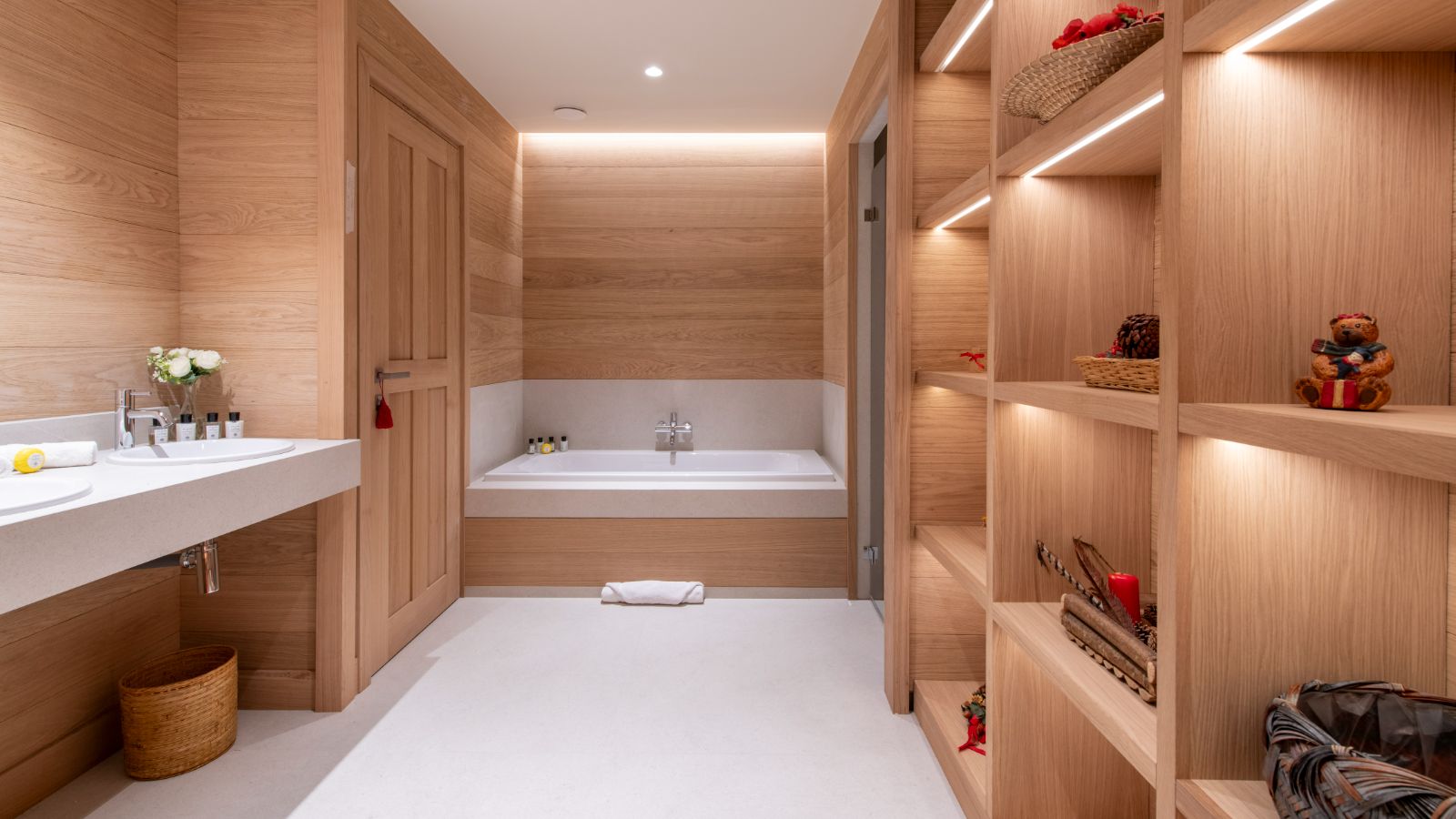 Luxury-ski-chalet-Courchevel 1850- Lord of Snow- Bathroom 3- Oxford-Ski.jpg