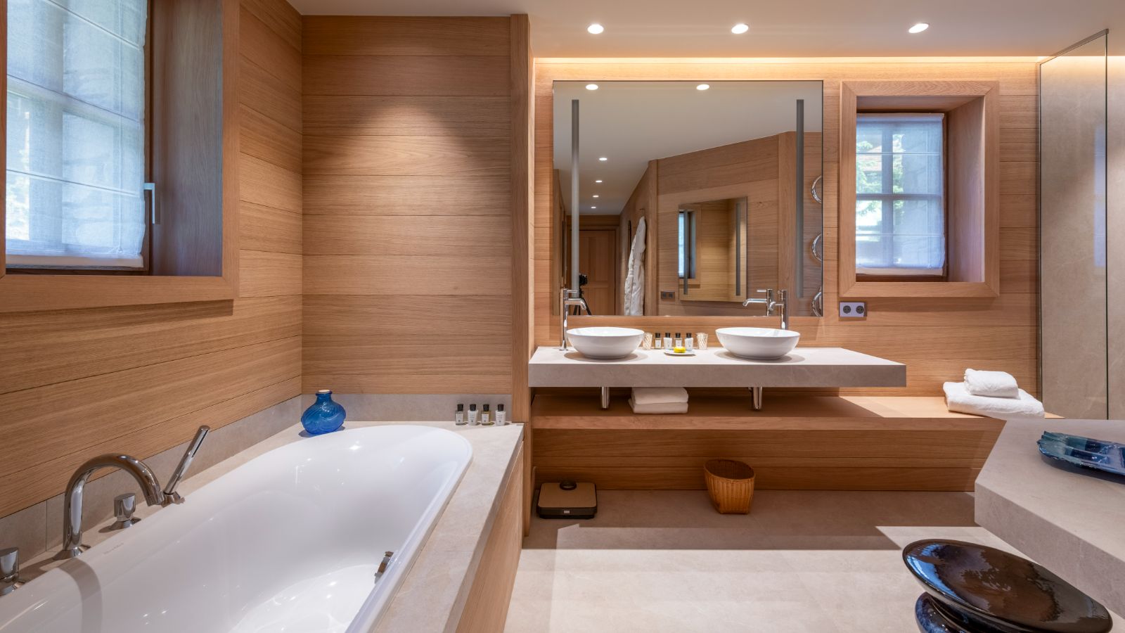 Luxury-ski-chalet-Courchevel 1850- Lord of Snow- Bathroom 5- Oxford-Ski.jpg