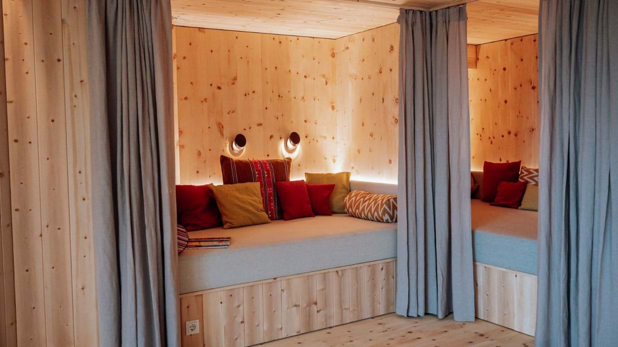 Luxury-Ski-Hotel-Lech-Hotel-Goldener-Berg-Spa (1).jpg