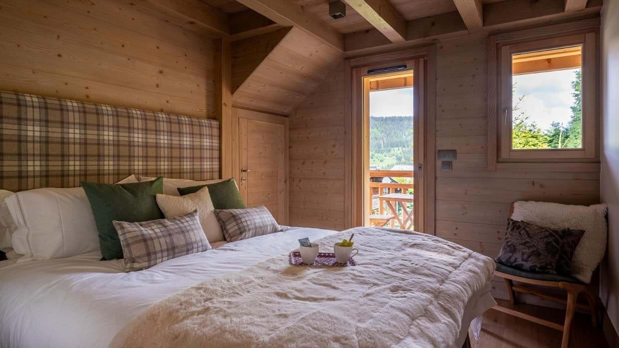 Luxury-ski-chalet-Les Gets-Chalet Valerie-Bedroom 2-Oxford-Ski.jpg