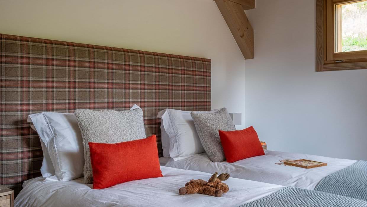 Luxury-ski-chalet-Les Gets-Chalet Valerie-Bedroom 4-Oxford-Ski.jpg