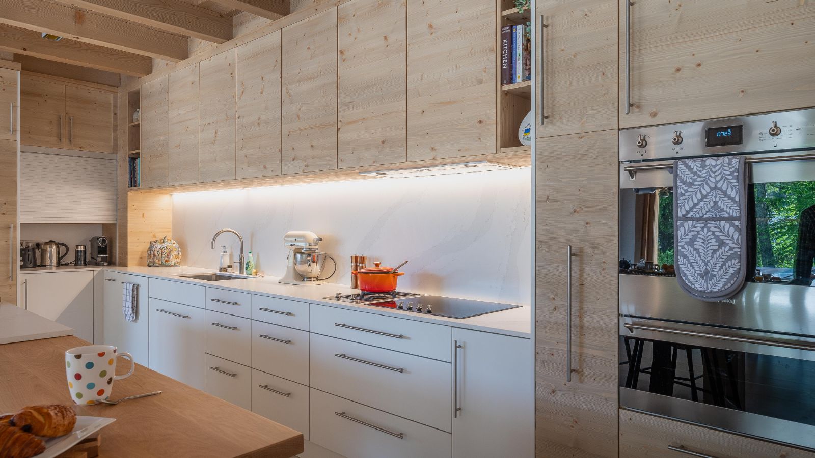 Luxury-ski-chalet-Les Gets-Chalet Valerie-Kitchen-Oxford-Ski.jpg