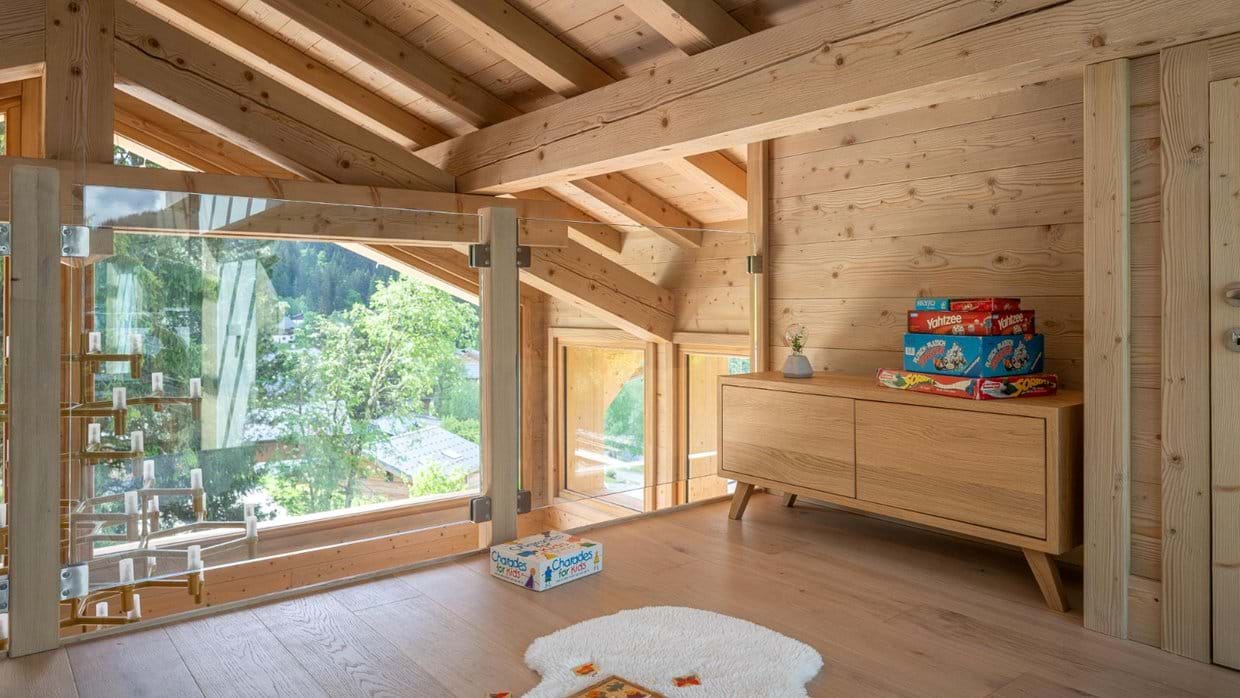 Luxury-ski-chalet-Les Gets-Chalet Valerie-Mezzaine-Oxford-Ski.jpg