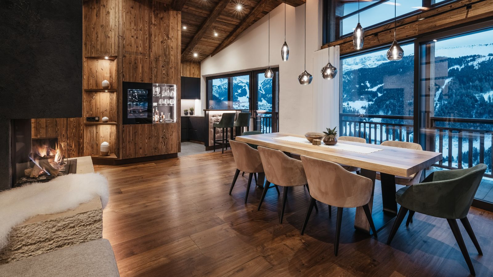 luxury-ski-chalet-val gardena-chalet-filip-oxford-ski-dining1.jpg