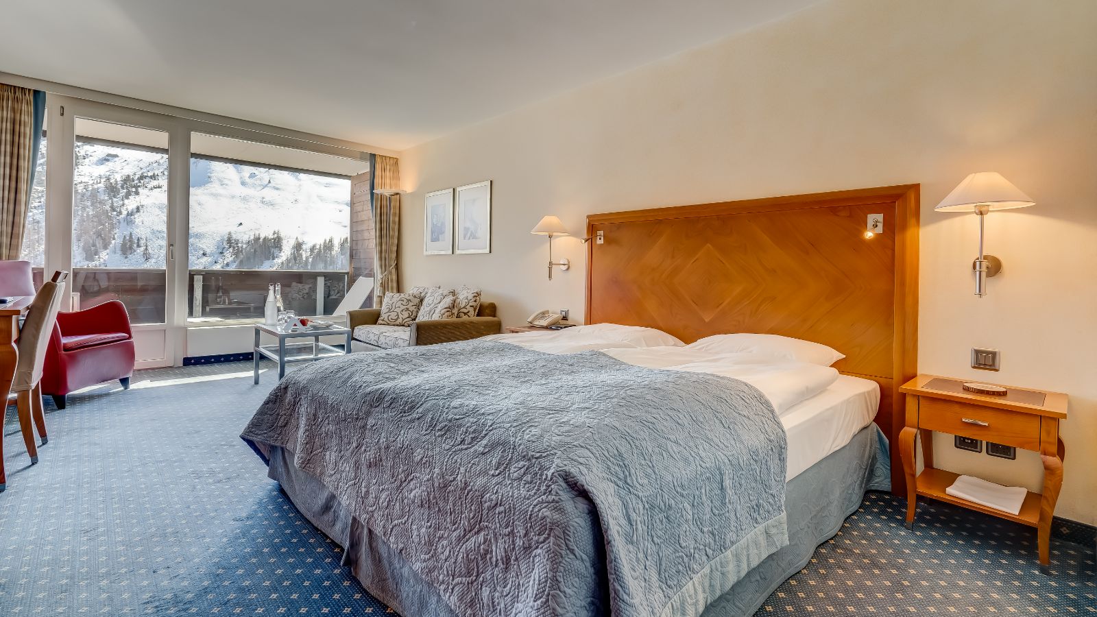 Luxury-Ski-Hotel-Arosa-Kulm-Hotel-Oxford-Ski-Bedroom (2).jpg