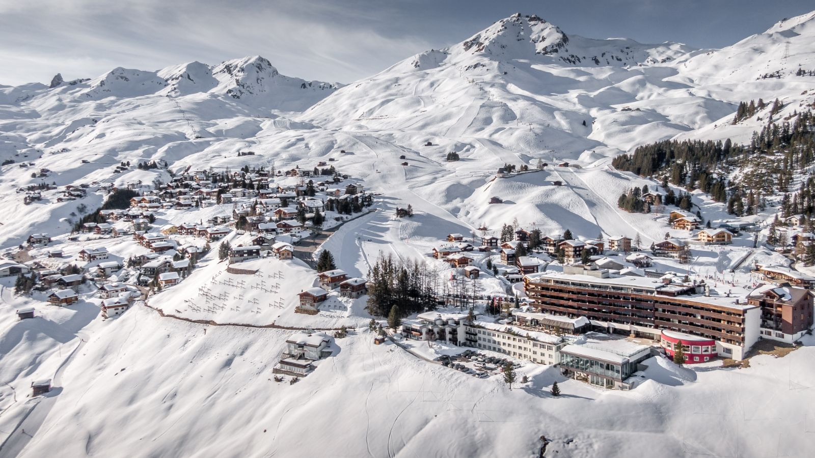 Luxury-Ski-Hotel-Arosa-Kulm-Hotel-Oxford-Ski-Exterior.jpg