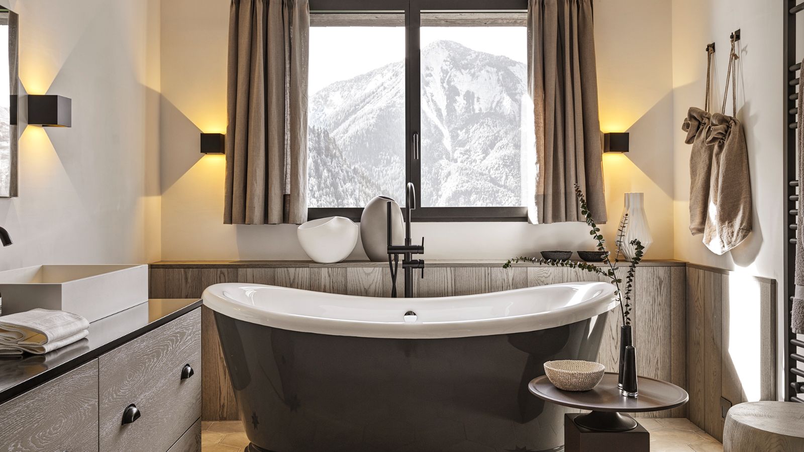 luxury-ski-chalet-IV-Vents-Campagny-Oxford-Ski-Views (2).jpg