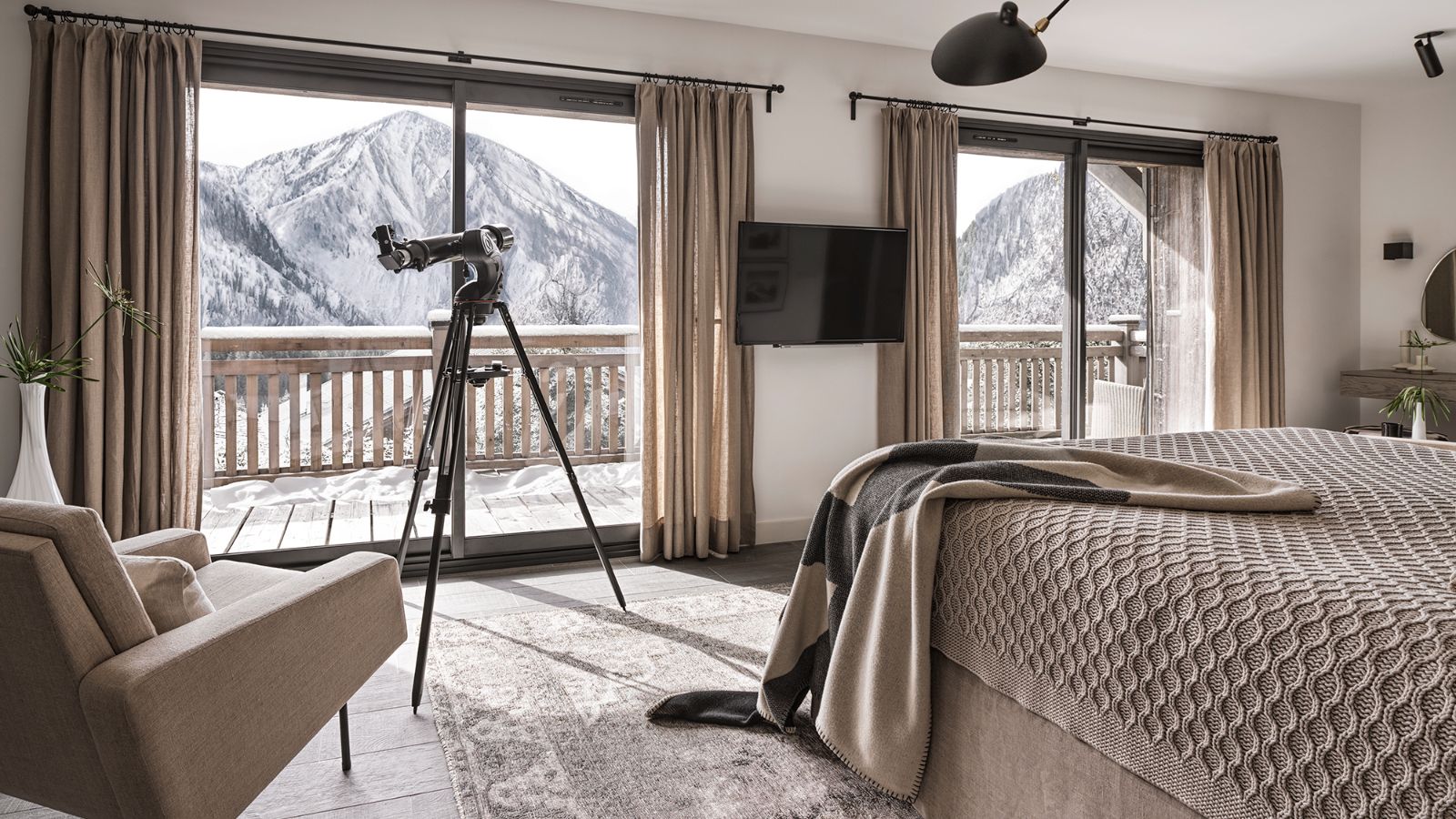 luxury-ski-chalet-IV-Vents-Campagny-Oxford-Ski-Views (3).jpg