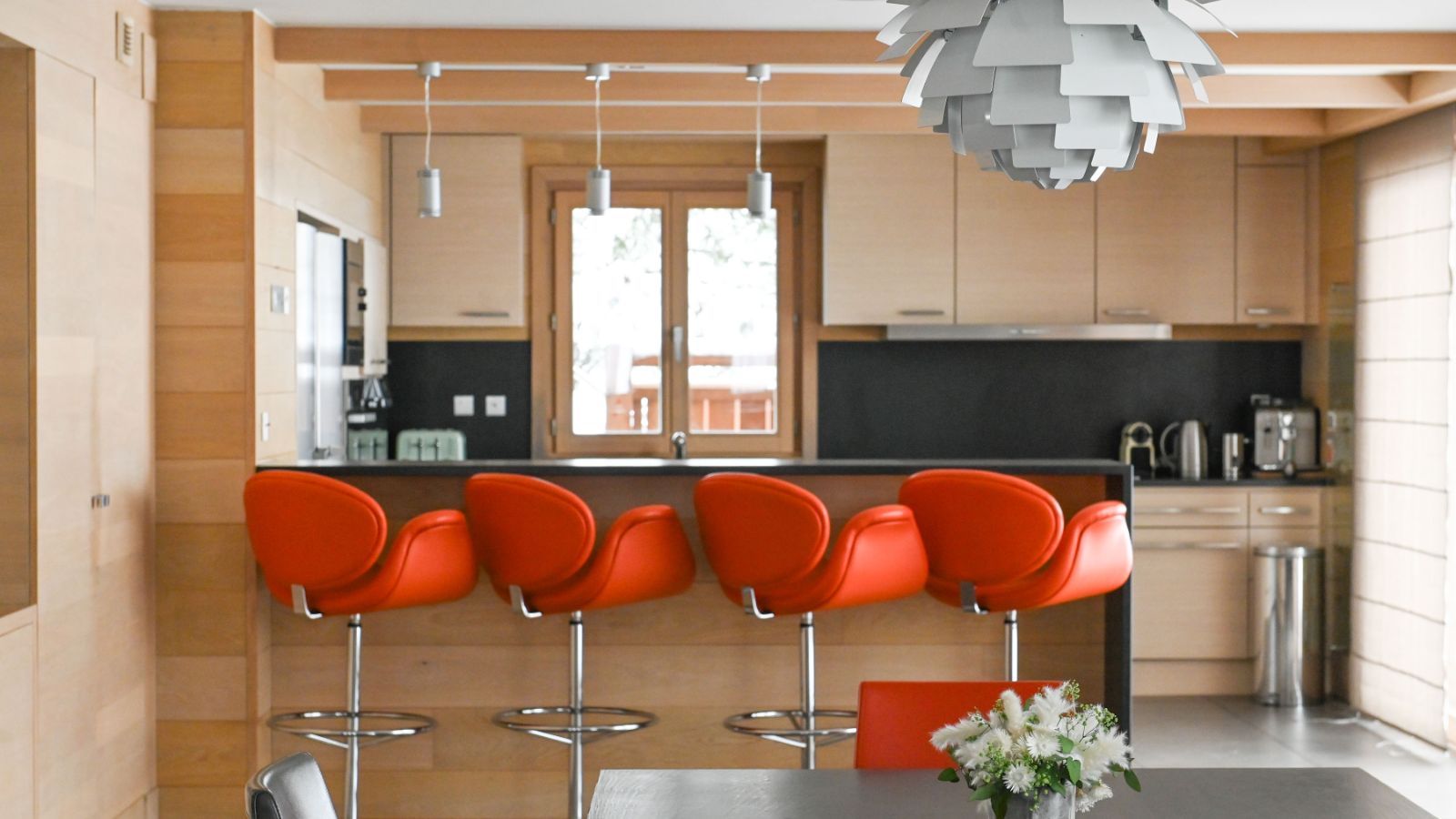 luxury-ski-chalet-courchevel-licorne-oxford-ski-dining (2).jpg