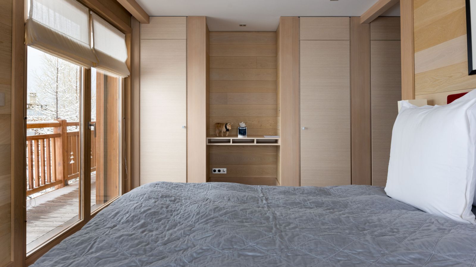 luxury-ski-chalet-courchevel-licorne-oxford-ski-bedroom (2).jpg