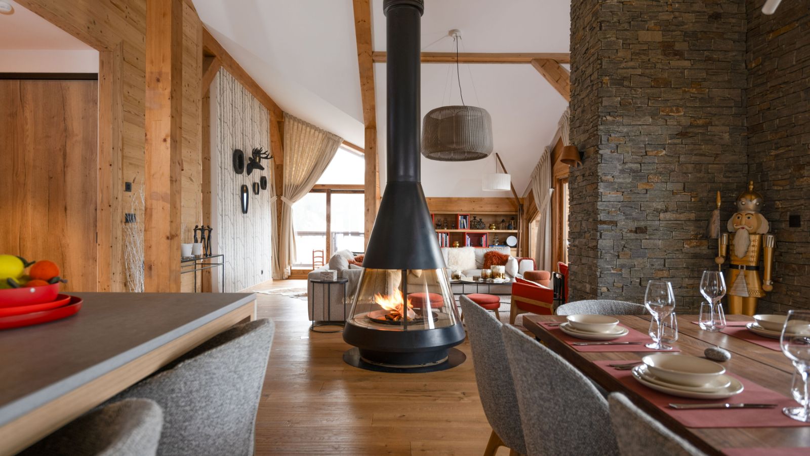 luxury-ski-chalet-courchevel-belladone-oxford-ski-dining (1).jpg