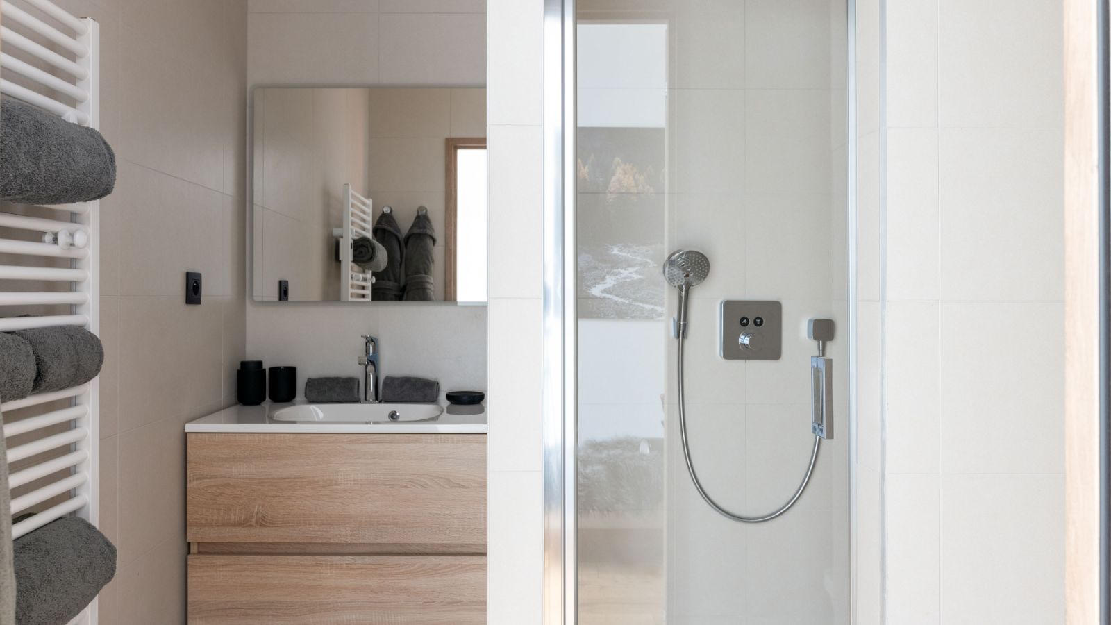 luxury-ski-chalet-courchevel-belladone-oxford-ski-bathroom (2).jpg