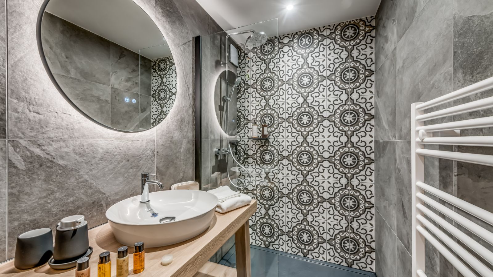 Luxury-Ski-Chalet-Tignes-Les-Brevieres-Casa-San-Bernardo-Oxford-Ski-Bathroom 2.jpg