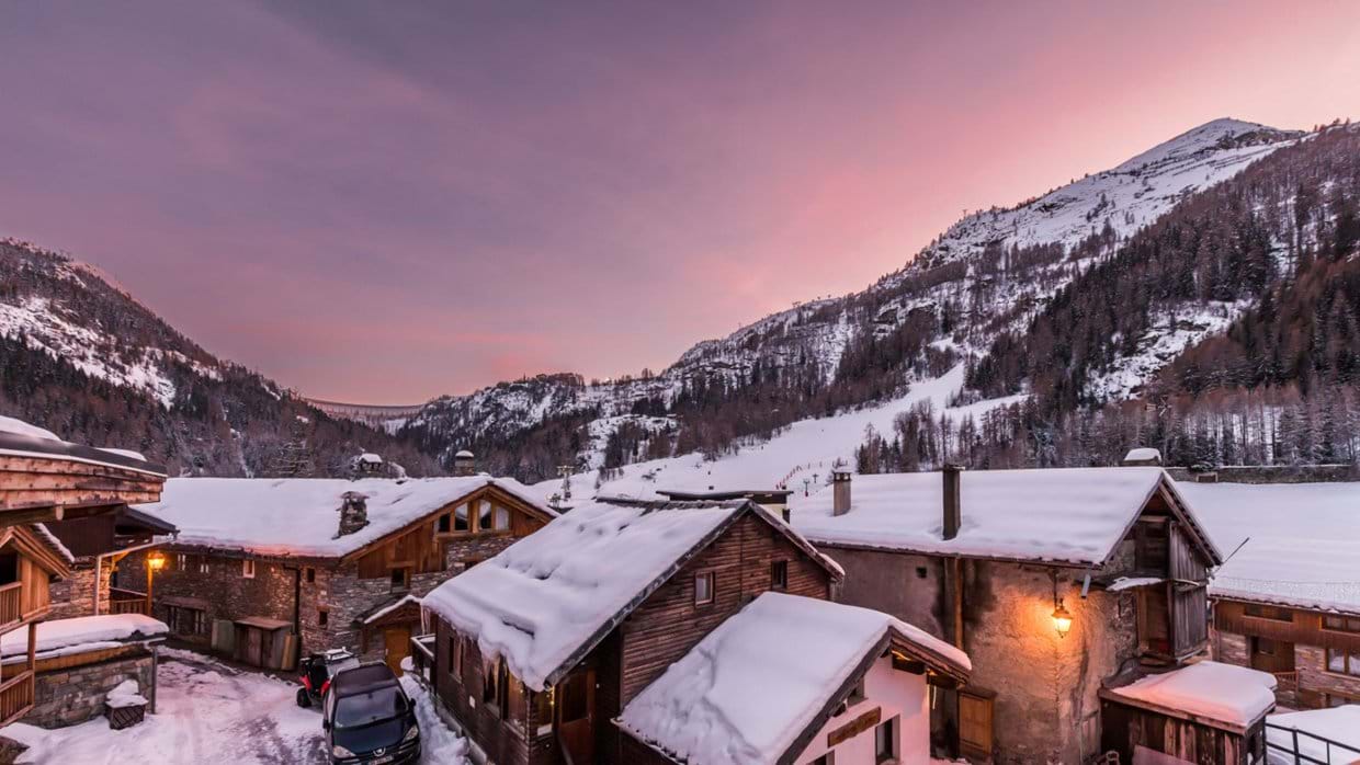 Luxury-Ski-Chalet-Tignes-Les-Brevieres-Casa-San-Bernardo-Oxford-Ski-Exterior.jpg