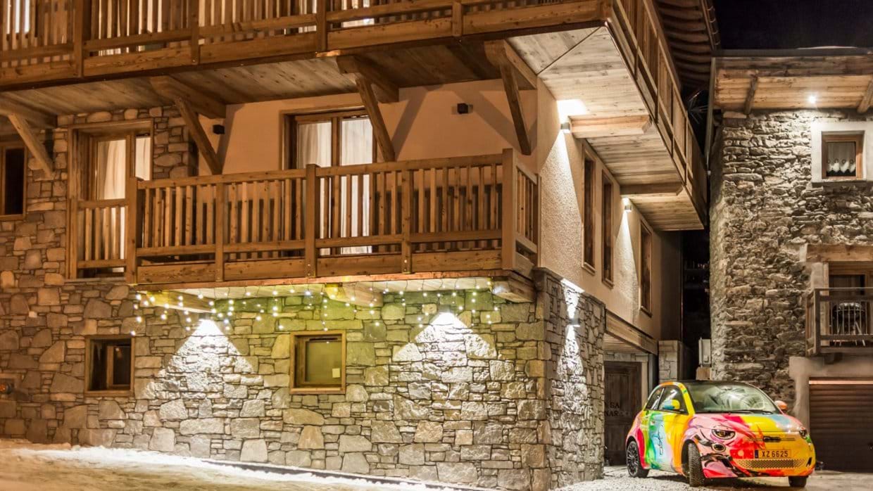 Luxury-Ski-Chalet-Tignes-Les-Brevieres-Casa-San-Bernardo-Oxford-Ski-Exterior2.jpg