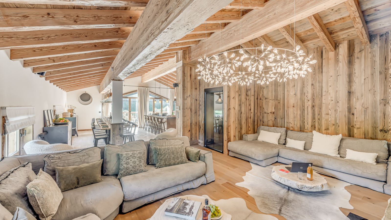 Luxury-Ski-Chalet-Tignes-Les-Brevieres-Casa-San-Bernardo-Oxford-Ski-Lounge 2.jpg