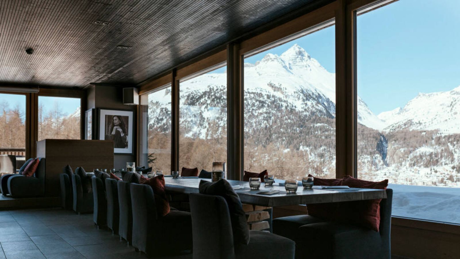 Luxury-Ski-Chalet-Via-dal-Corvatsch-Nira-Alpina-Oxford-Ski-Restaurant.jpg