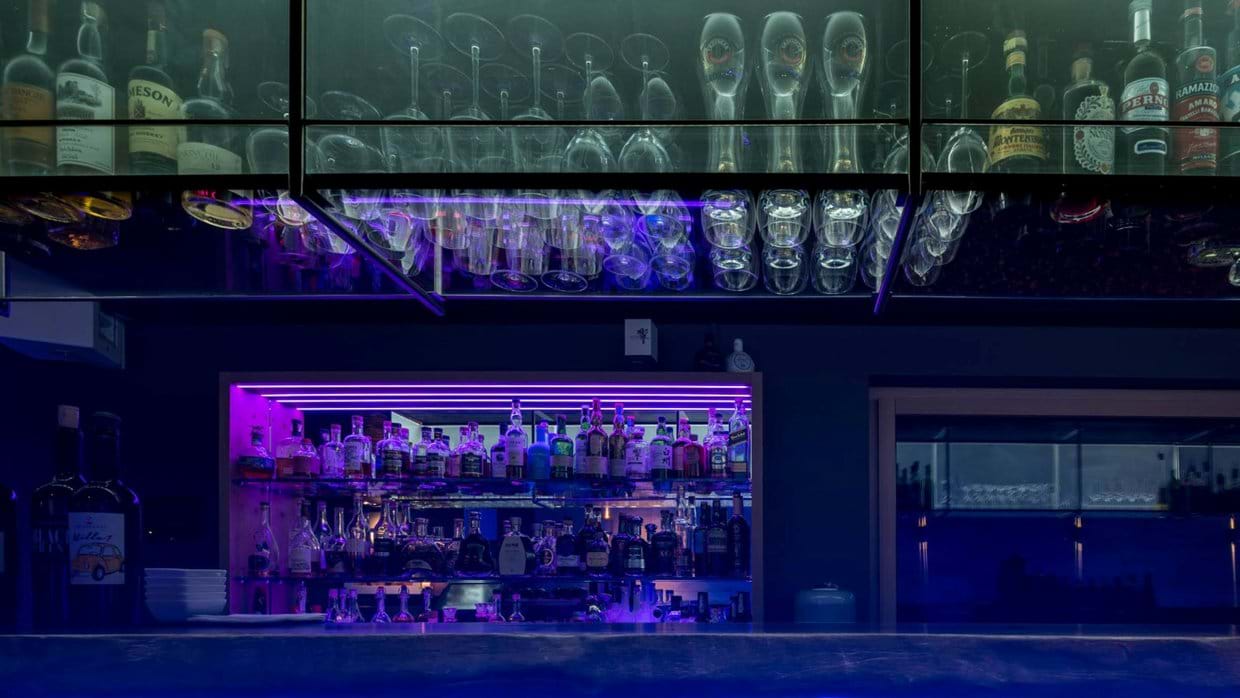 Luxury-Ski-Chalet-Via-dal-Corvatsch-Nira-Alpina-Oxford-Ski-Bar 2.jpg