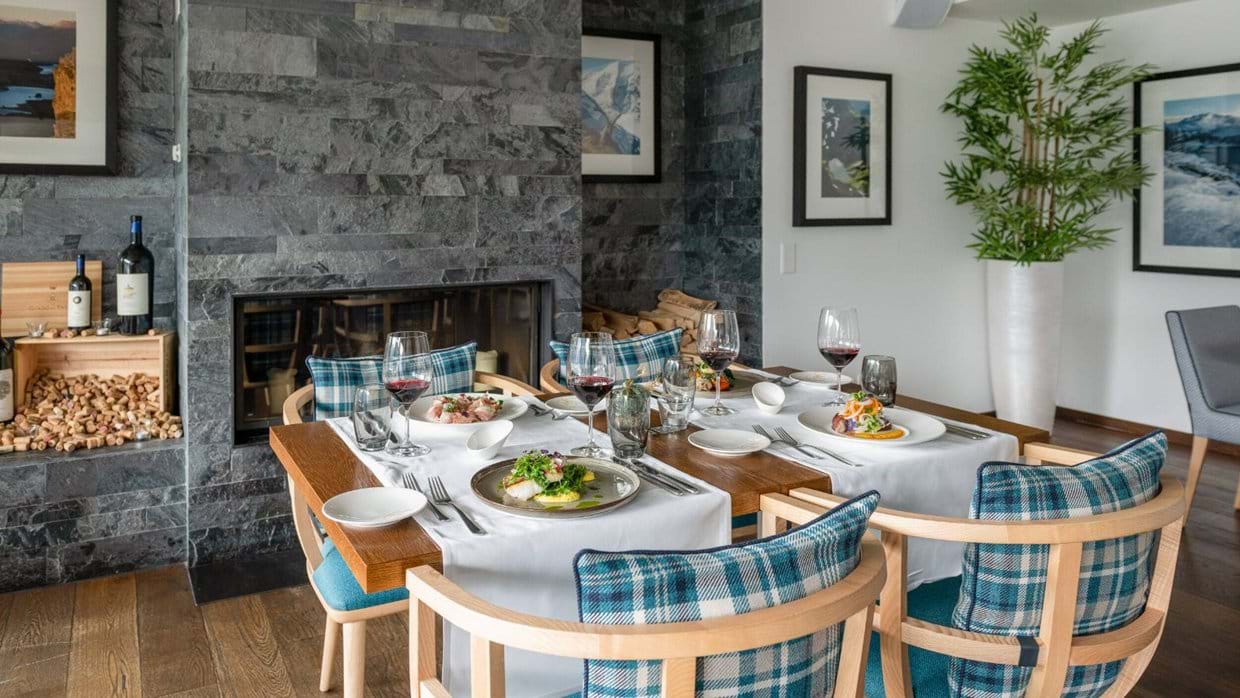 Luxury-Ski-Chalet-Via-dal-Corvatsch-Nira-Alpina-Oxford-Ski-Dining 2.jpg