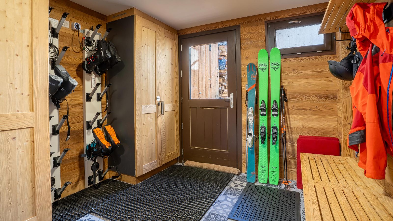 Luxury-Ski-Chalet-Les-Arcs-Chalet-Saint-Barth-Oxford-Ski-Ski-Room.jpg