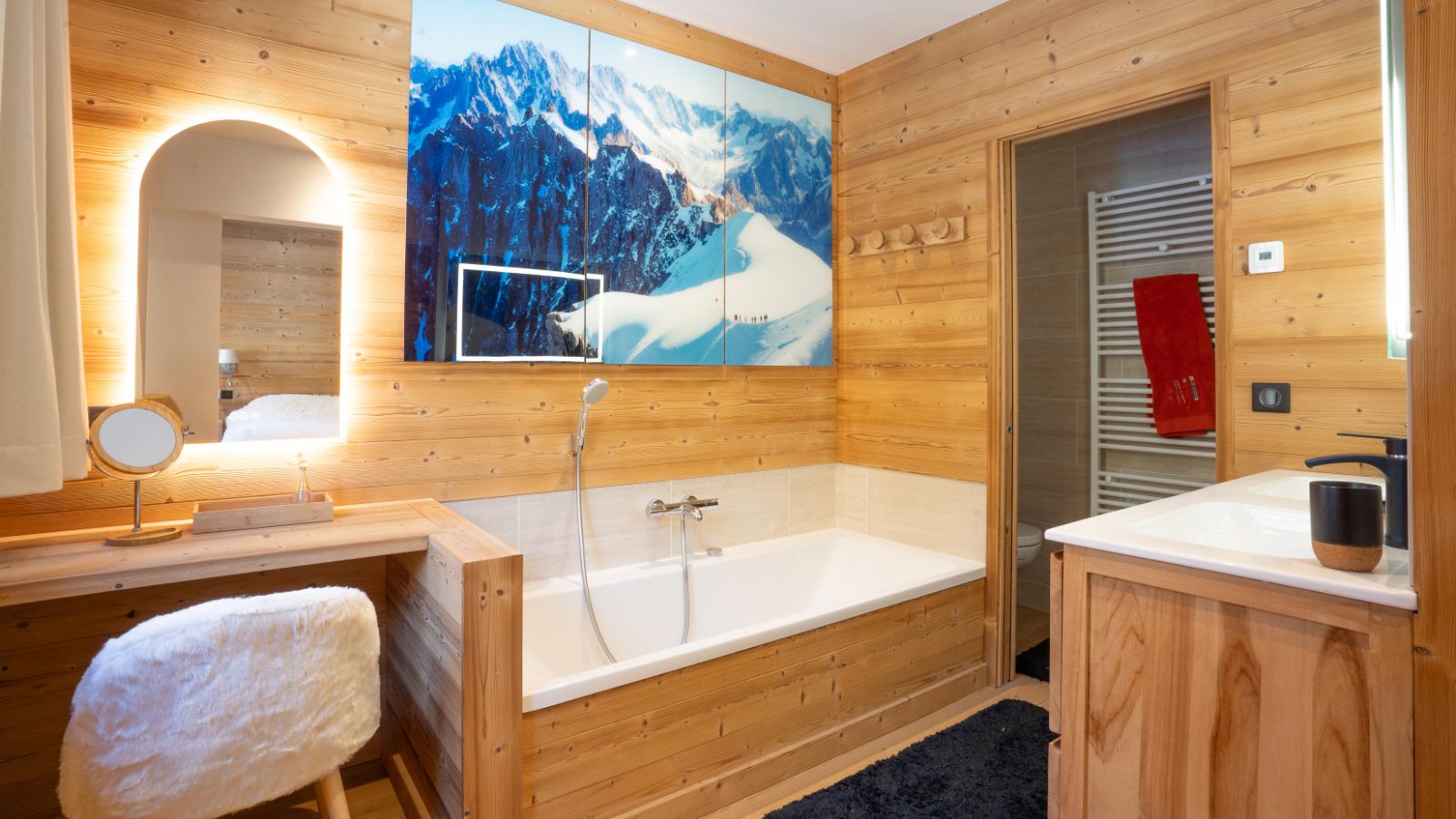 Luxury-Ski-Chalet-Les-Arcs-Chalet-Saint-Barth-Oxford-Ski-Bathroom.jpg