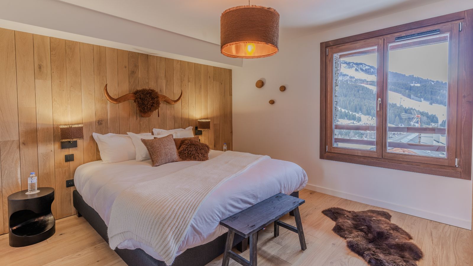 Luxury-Ski-Chalet-Courchevel-1650-Le-Glacier-Pelve-Oxford-Ski-Bedroom (1).jpg