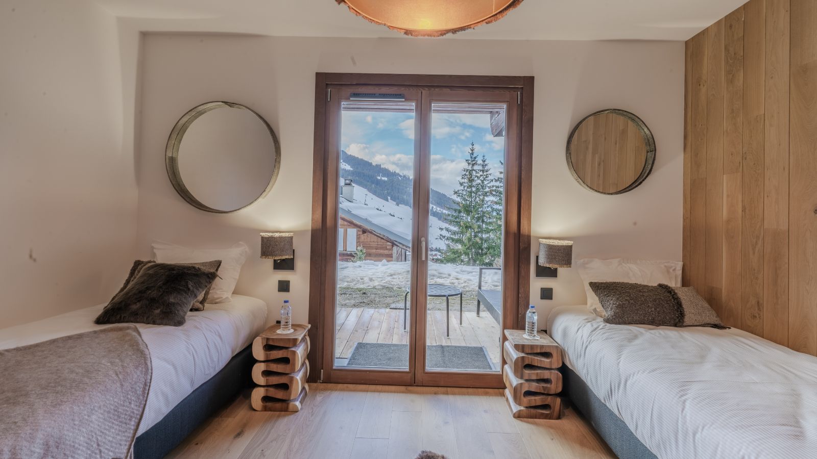 Luxury-Ski-Chalet-Courchevel-1650-Le-Glacier-Pelve-Oxford-Ski-Bedroom (3).jpg