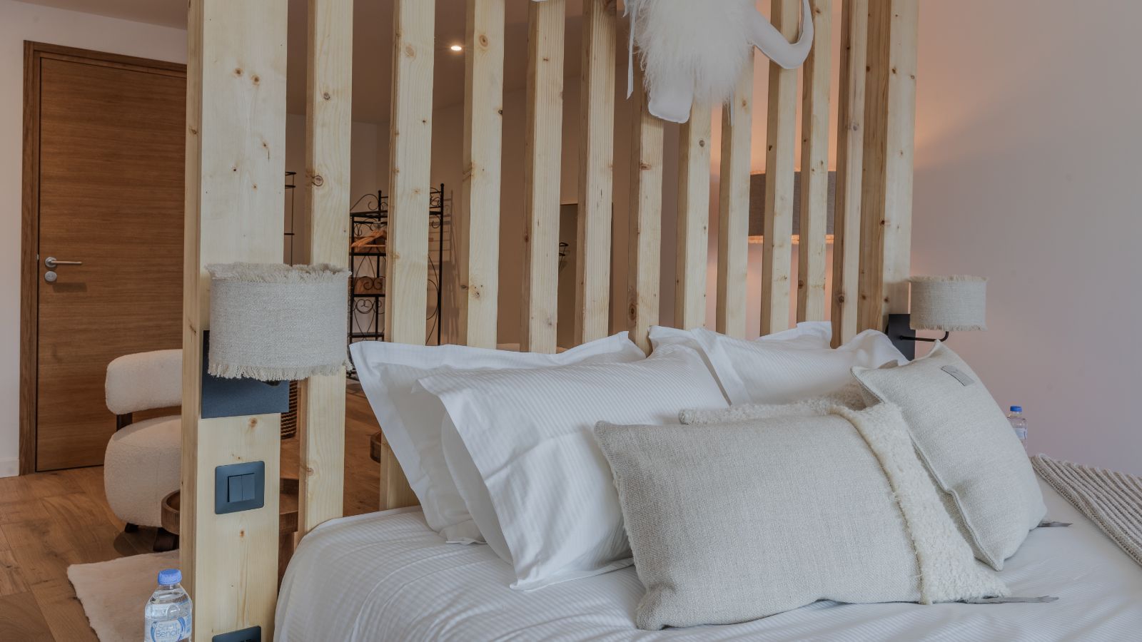 Luxury-Ski-Chalet-Courchevel-1650-Le-Glacier-Pelve-Oxford-Ski-Bedroom (5).jpg