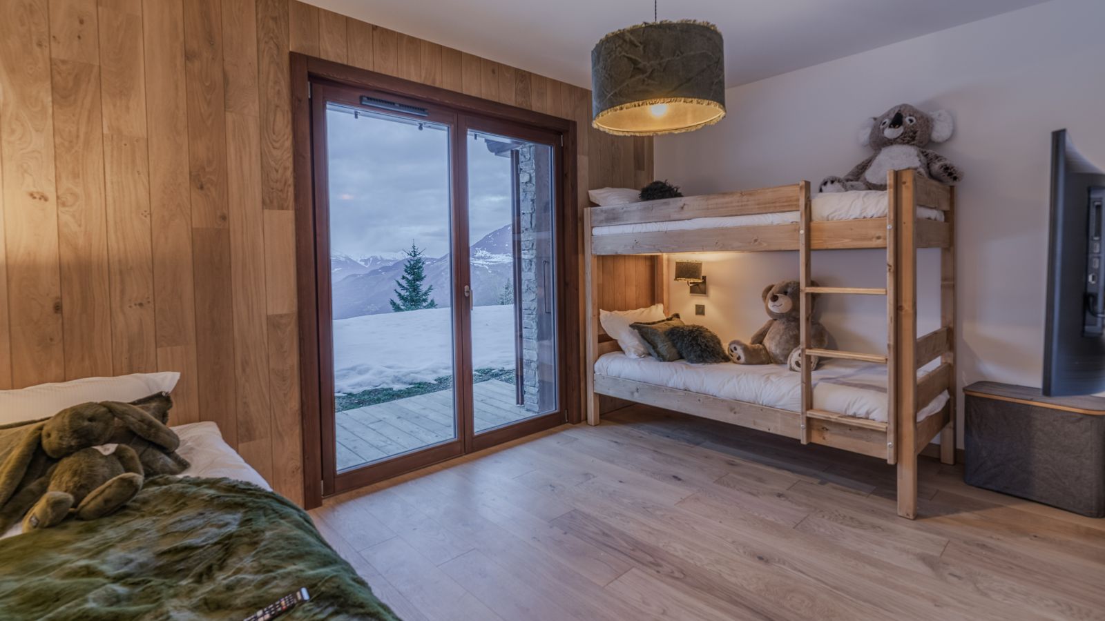 Luxury-Ski-Apartment-Courchevel-1650-Le-Glacier-Labby-Oxford-Ski-Bunkroom.jpg