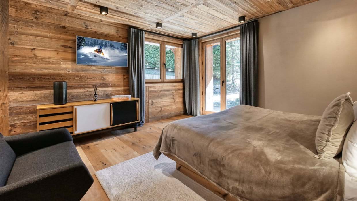 Luxury-Ski-Chalet-Megeve- Chalet Apollo-Bedroom 2-Oxford-Ski.jpg