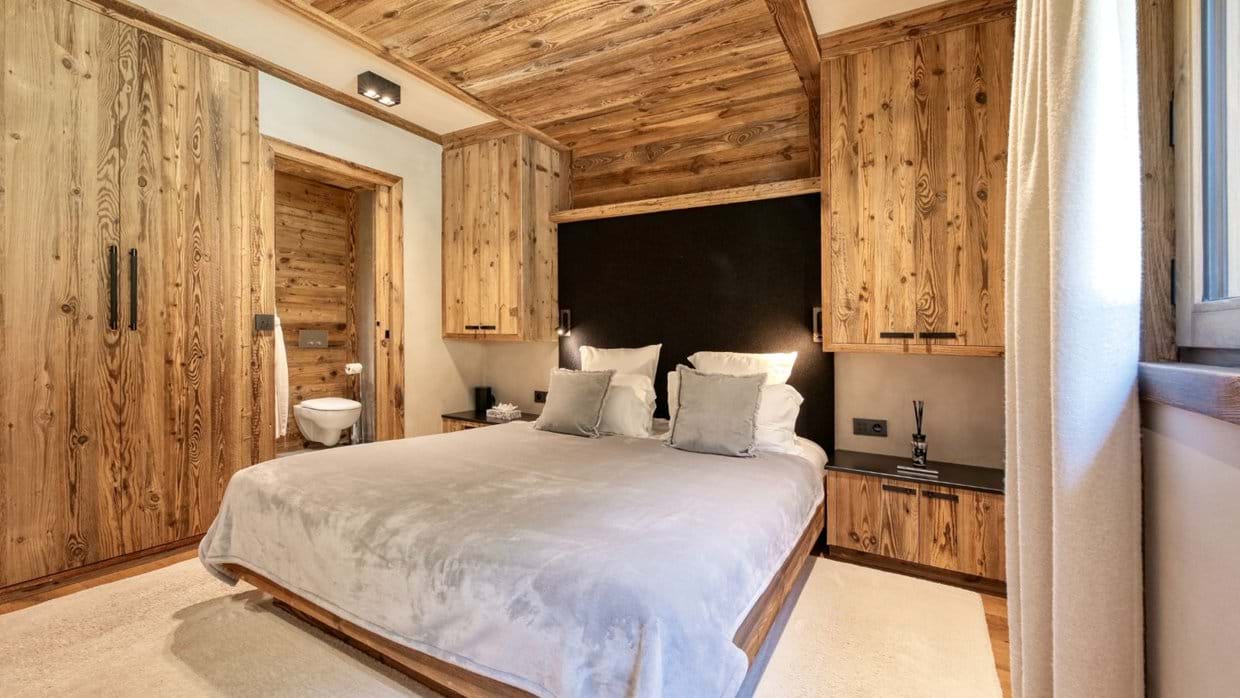 Luxury-Ski-Chalet-Megeve- Chalet Apollo-Bedroom 4-Oxford-Ski.jpg
