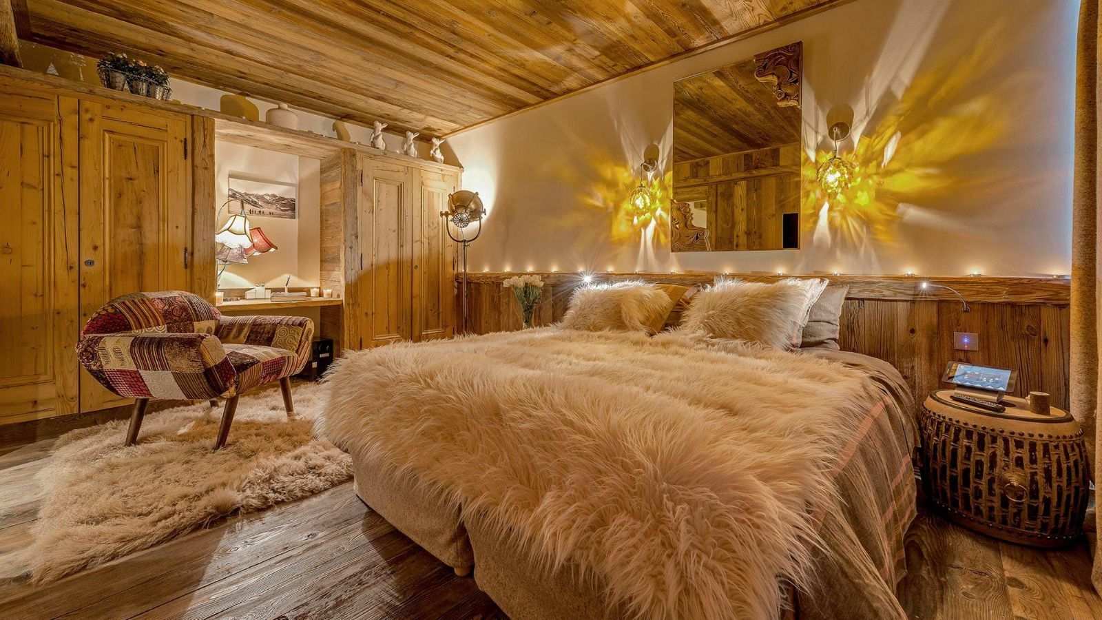 Luxury-Ski-Chalet-Val-d-Isere-Chalet-Husky-Oxford-Ski-Bedroom (6).jpg
