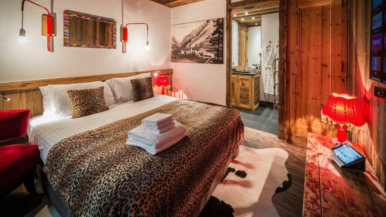 Luxury-Ski-Chalet-Val-d-Isere-Chalet-Husky-Oxford-Ski-Bedroom (8).jpg