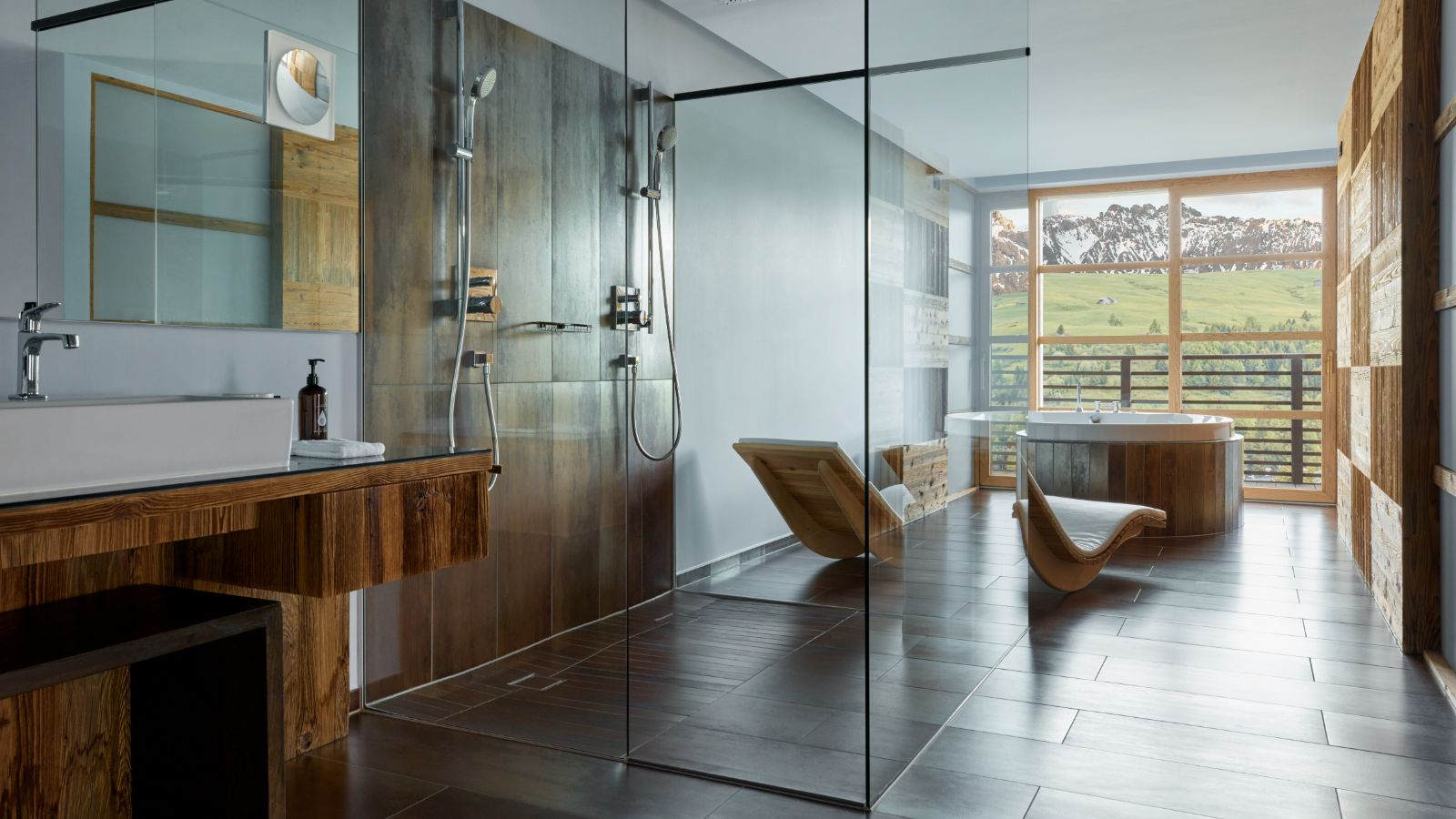 Luxury-Ski-Hotel-Alpe-Di-Siusi-COMO-Alpina-Dolomites-Oxford-Ski-Suite-Bathroom.jpg