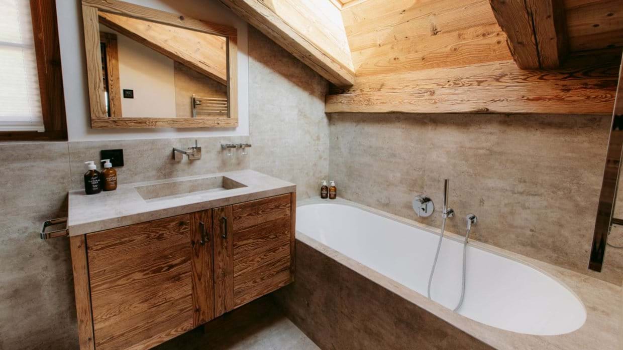 Luxury-Ski-Chalet-Verbier-Chalet-Feuillu-Oxford-Ski-bathroom.jpg