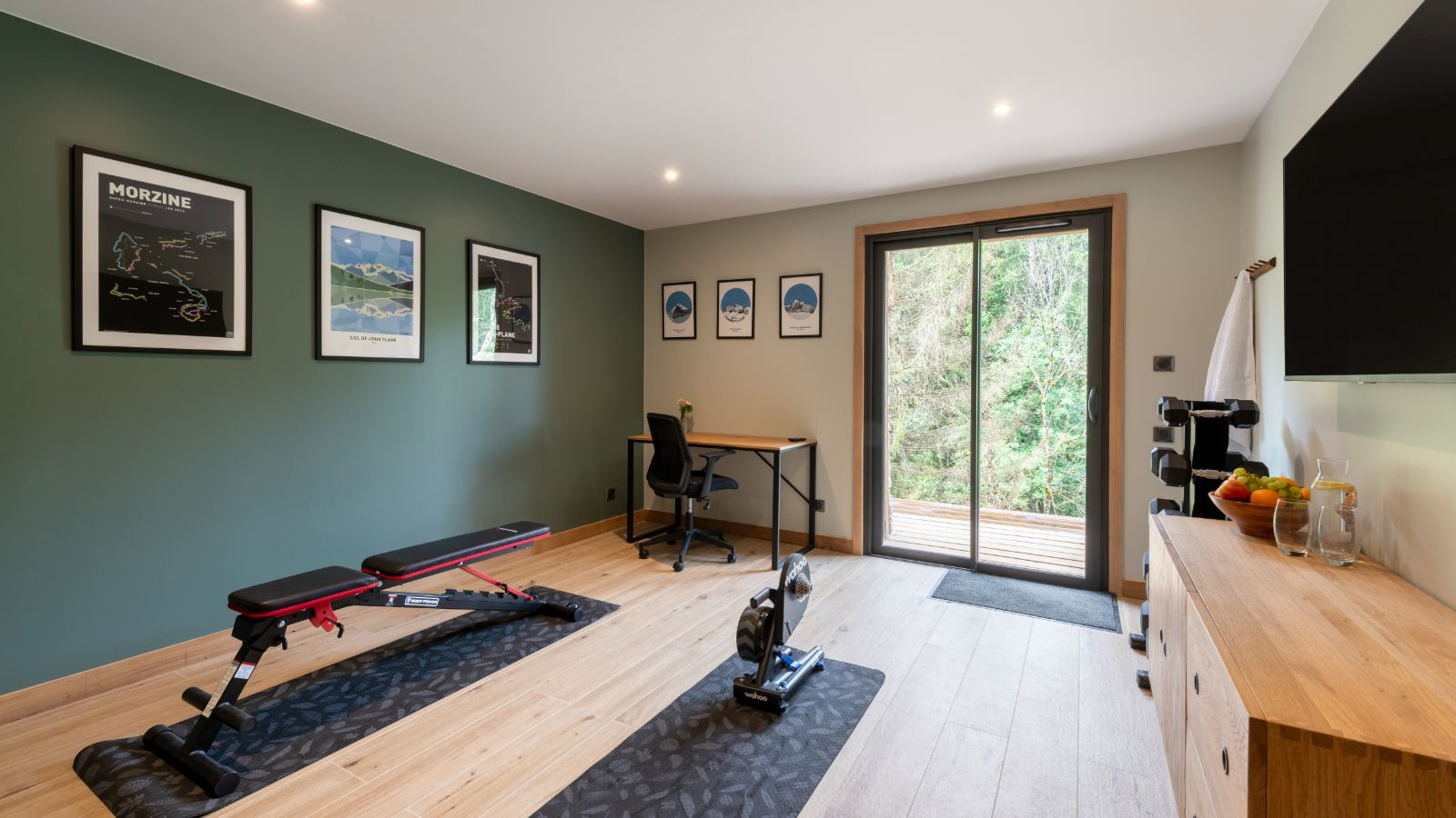 Luxury-Ski-Chalet-Morzine-Chalet-Cascades-Oxford-Ski-Bedroom (13).jpg