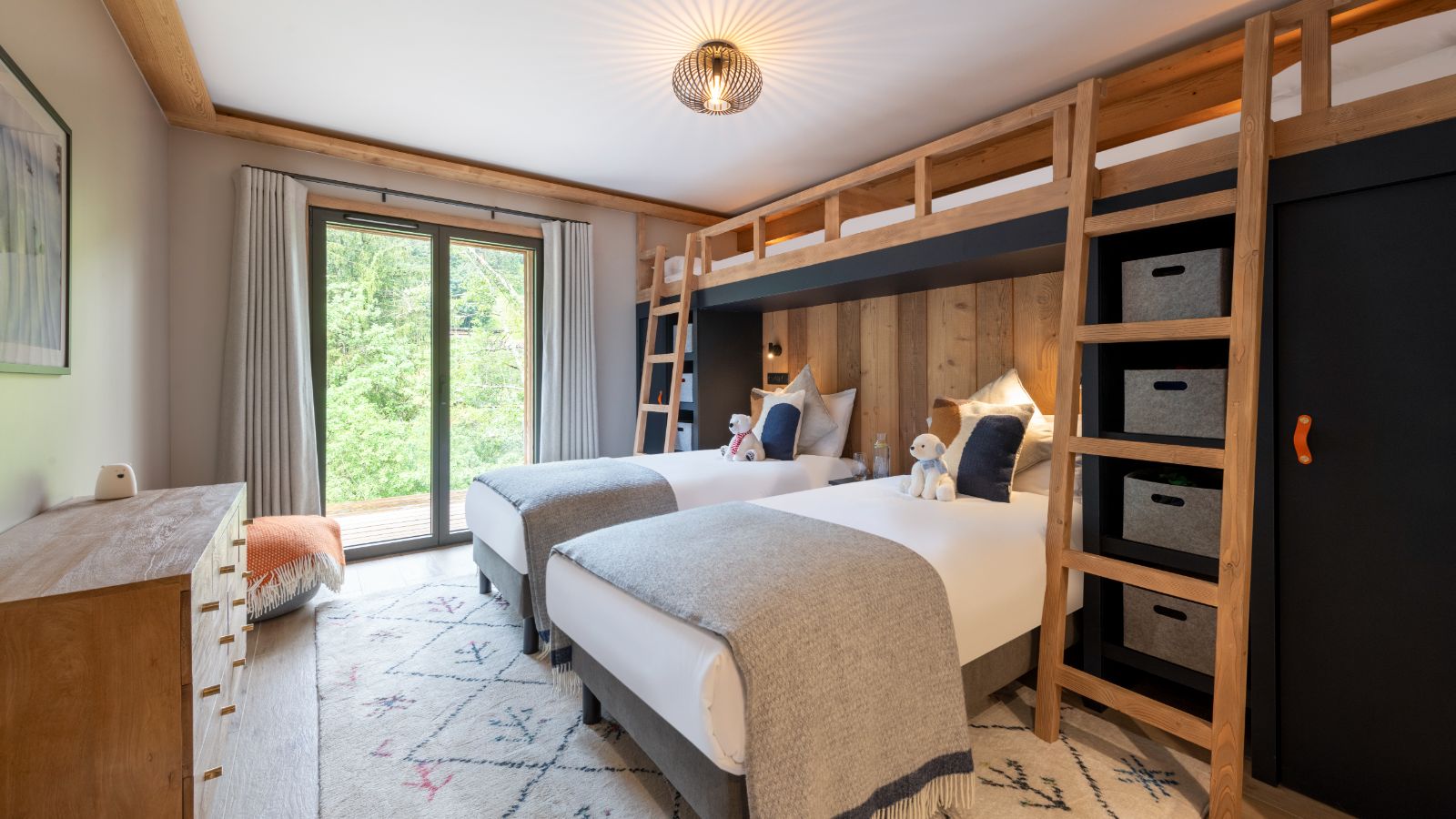 Luxury-Ski-Chalet-Morzine-Chalet-Cascades-Oxford-Ski-Bunkroom.jpg
