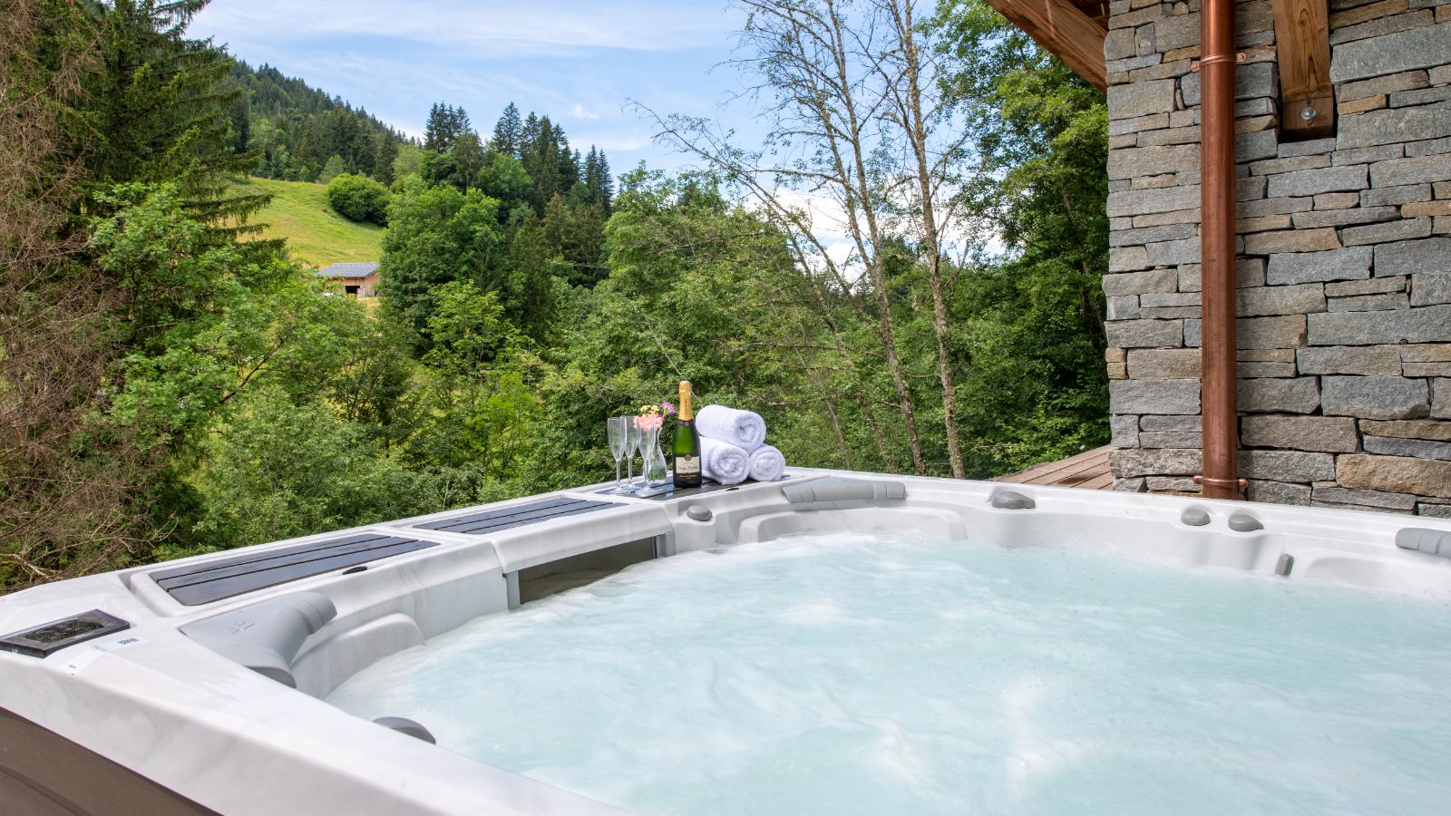 Luxury-Ski-Chalet-Morzine-Chalet-Cascades-Oxford-Ski-Hot-Tub.jpg