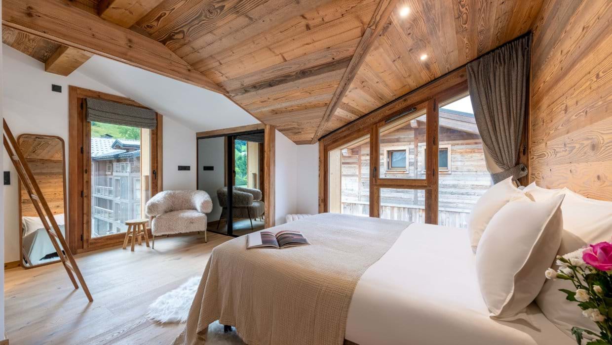 Luxury-Ski-Chalet-Les-Gets-Apartment-Chavinaud-Oxford-Ski-Bedroom (3).jpg