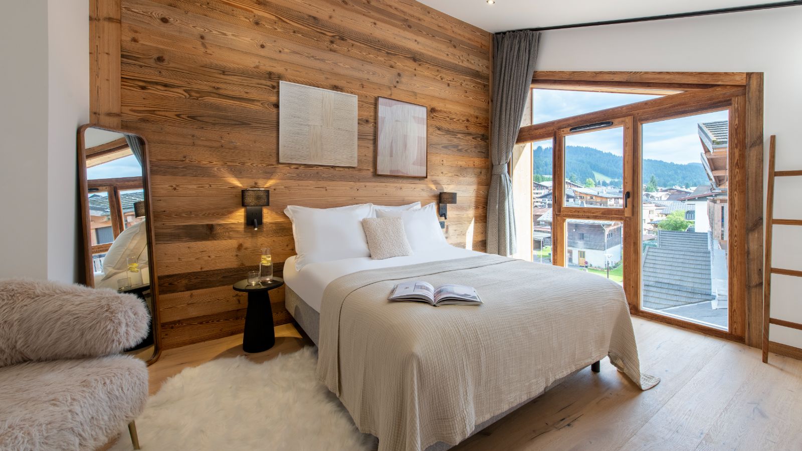 Luxury-Ski-Chalet-Les-Gets-Apartment-Chavinaud-Oxford-Ski-Bedroom (28).jpg